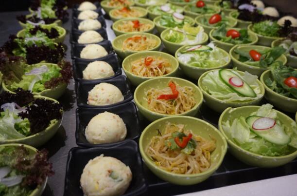 廣州超贊的午飯，都被這家食堂承包了