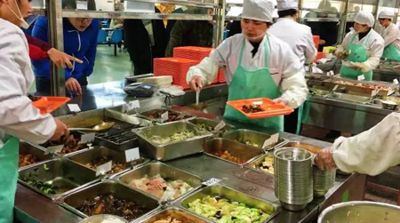 盤餐還是自助餐？這樣的食堂你喜歡嗎？